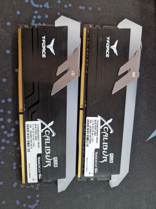 Memorie DDR4 T-Force XCalibur RGB 16GB 4000mhz CL18