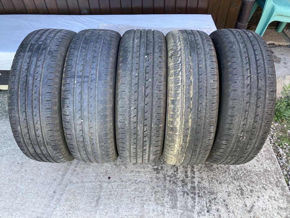 Гуми за джип 225-65-17