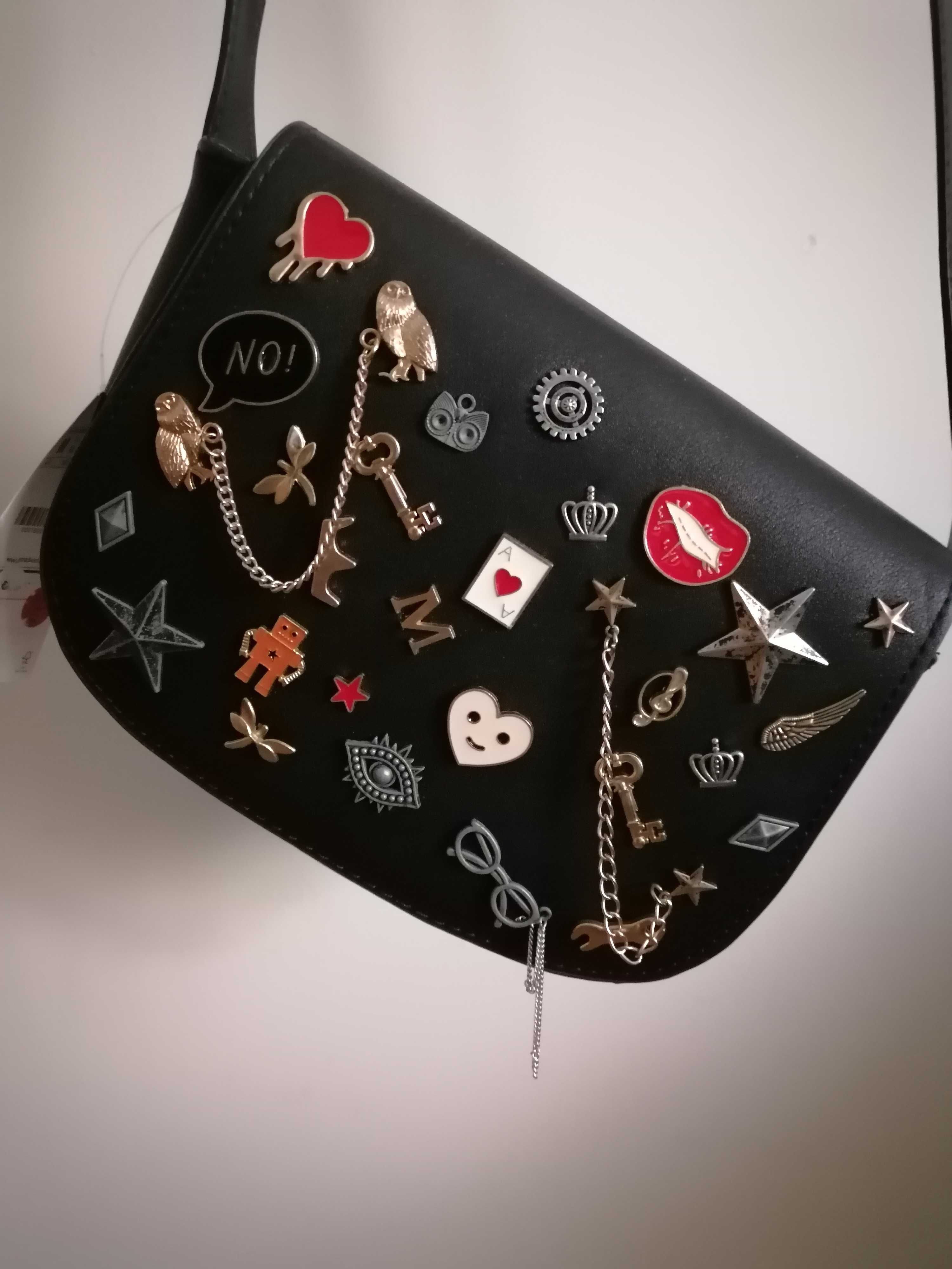 Черна чанта тип кросбоди  Stradivarius