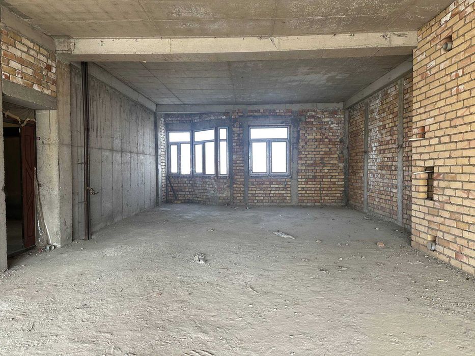 НОВОСТРОЙКА
банкетный зал Yakkasaroy
(кирпич, с лифтом)
149 м²