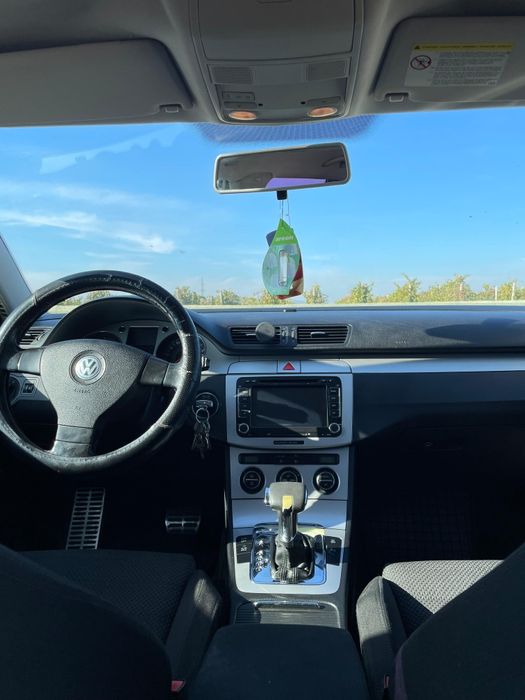 Vând Volkswagen Passat