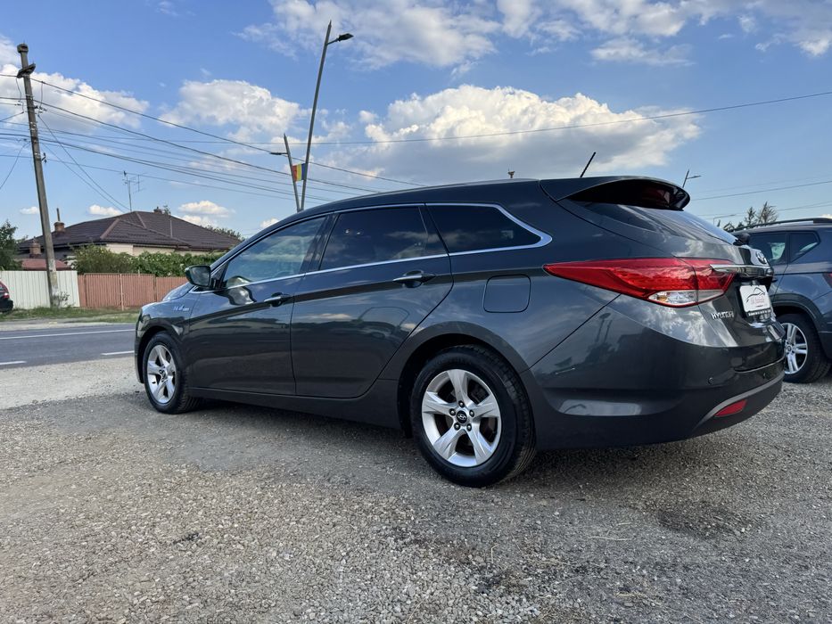 Hyundai i40 **1.6 benzina **lumini led zi** Rate/avans zero*
