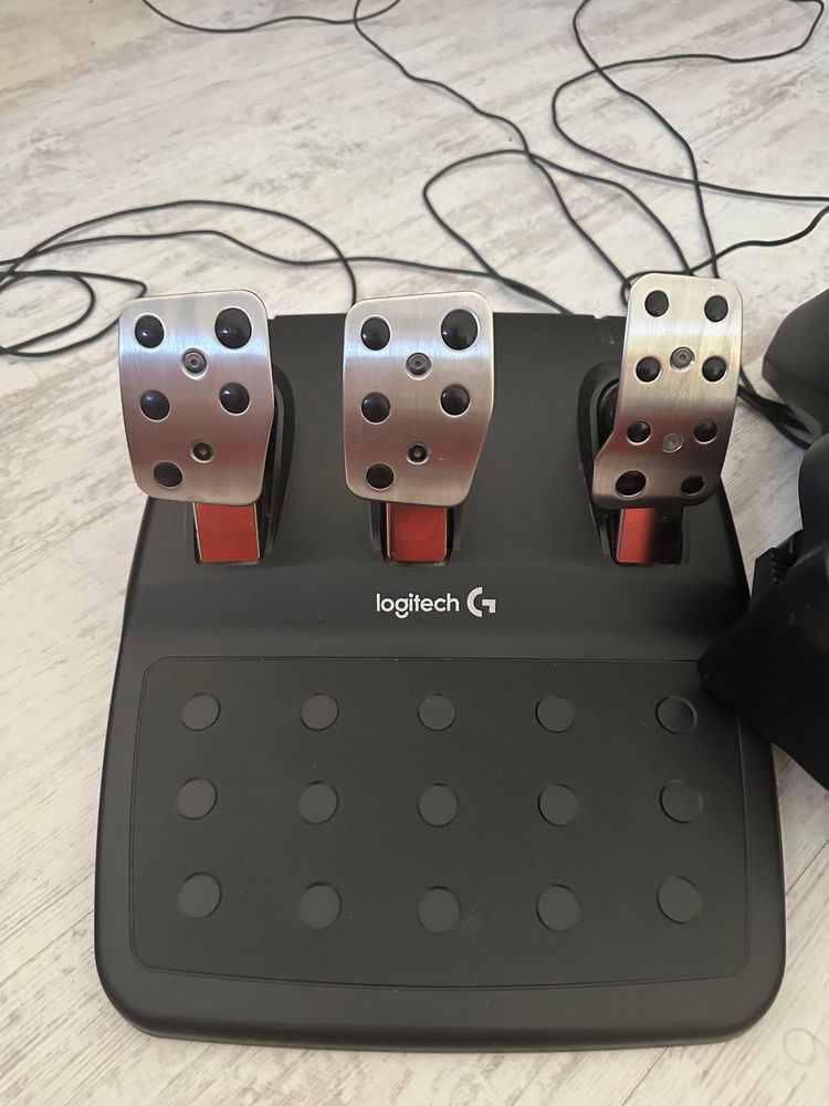 Volan Logitech G29