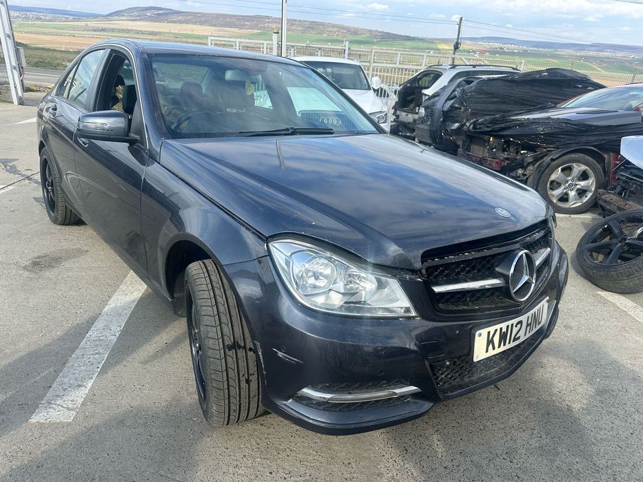 Dezmembrez / Dezmembrari / Piese / Accesorii Mercedes w204 facelift berlina 2012 gri