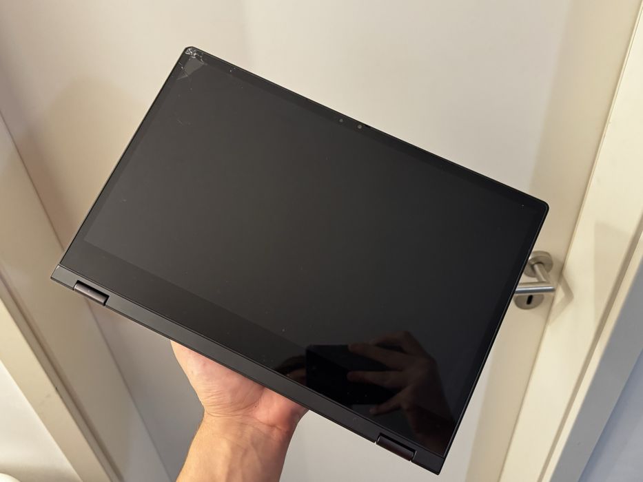 Laptop Lenovo 2 in 1 - i5 gen 8, 8GB Ram, M2 512GB, Touchscreen