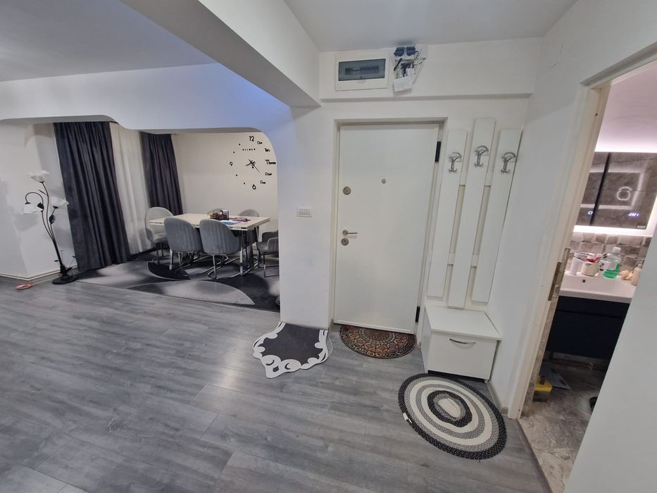 Apartament 3 camere la Vila