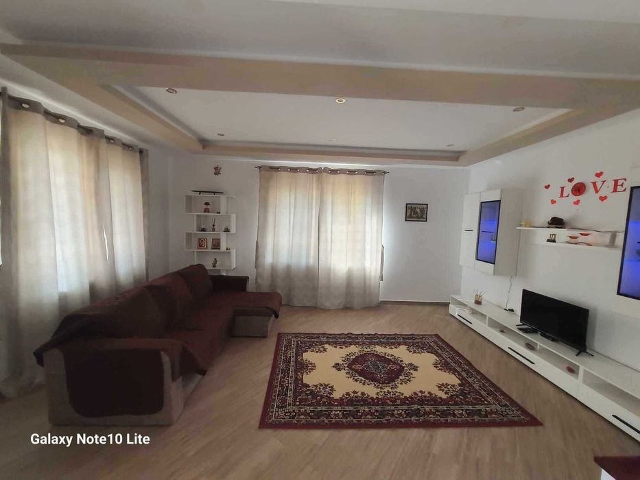 Casa de inchiriat