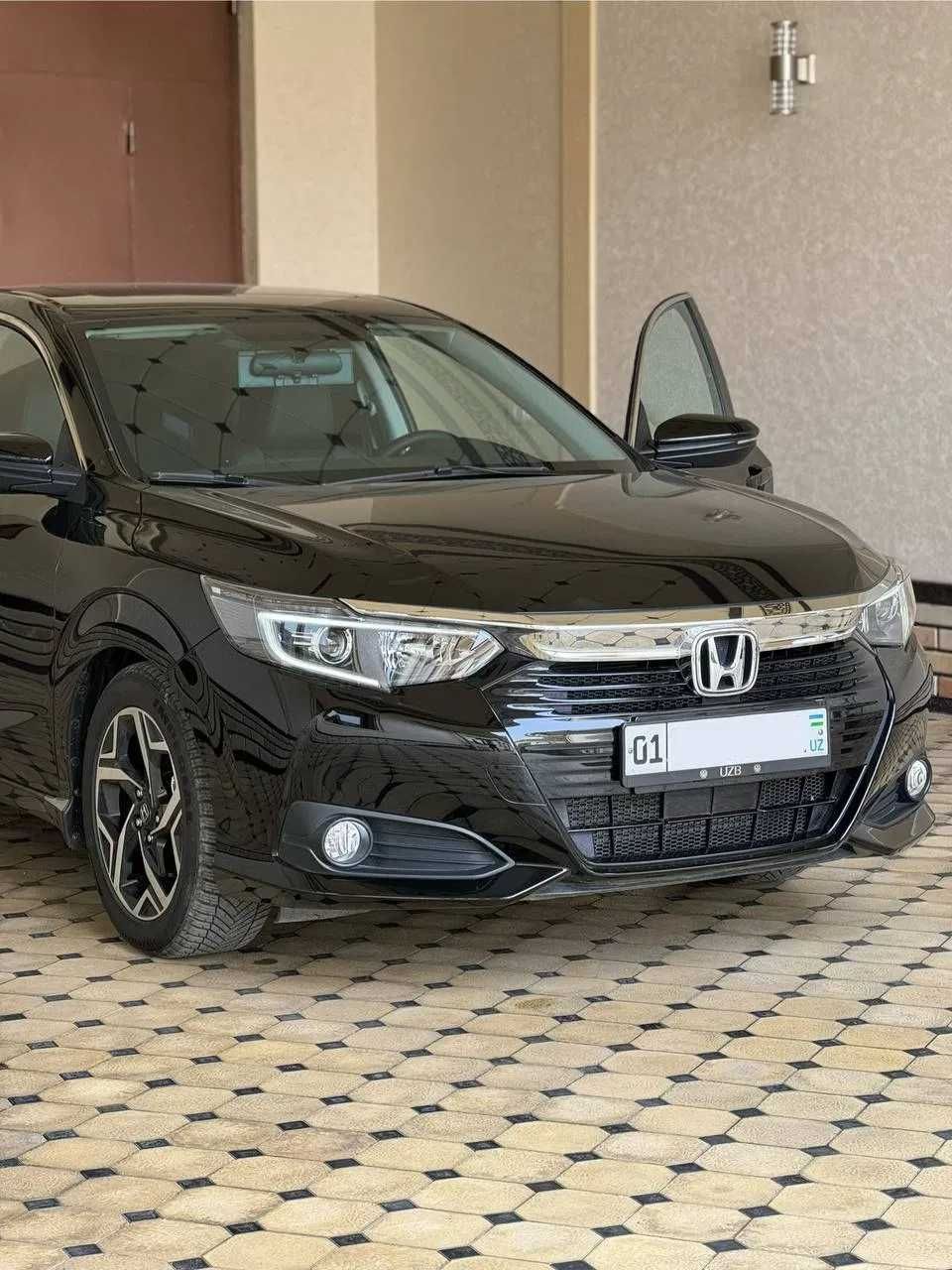 BekMir Mega Motors dan Honda Crider Avtomobili