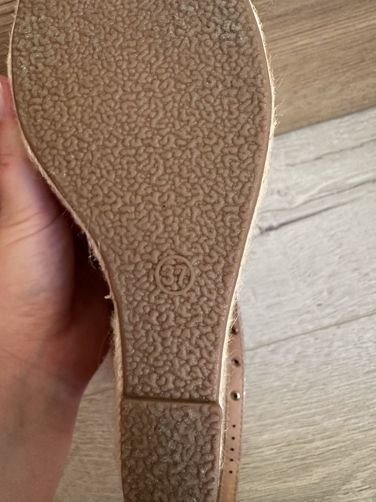 Оригинални платформи GUESS