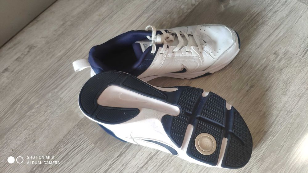 Маратонки NIKE Defy All Day Найк 42 номер