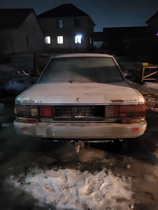 Тойота камри св21 1987год целиком все работает