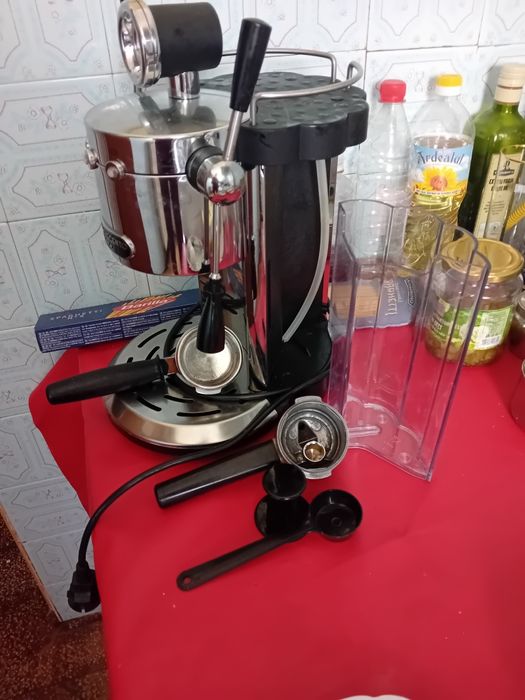 Masina de cafea folosita foarte putzin