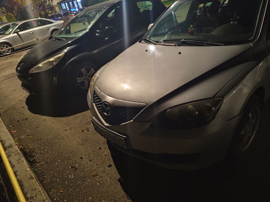 Vând Mazda 3 întreaga sau dezmembrez