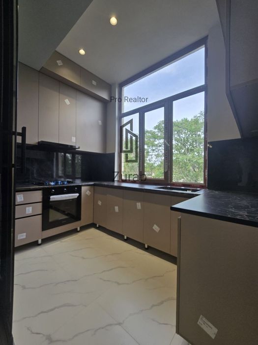 Новостройка  Паркентский  3/5/12 70.5 m²