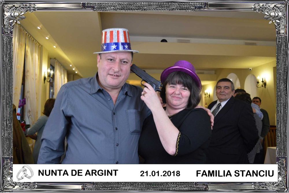 2 ore = 599 lei = PhotoBooth = Cabina foto pentru evenimente