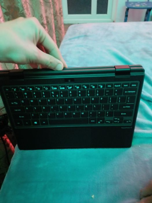 Vand laptop acer travelmate b3 impecabil