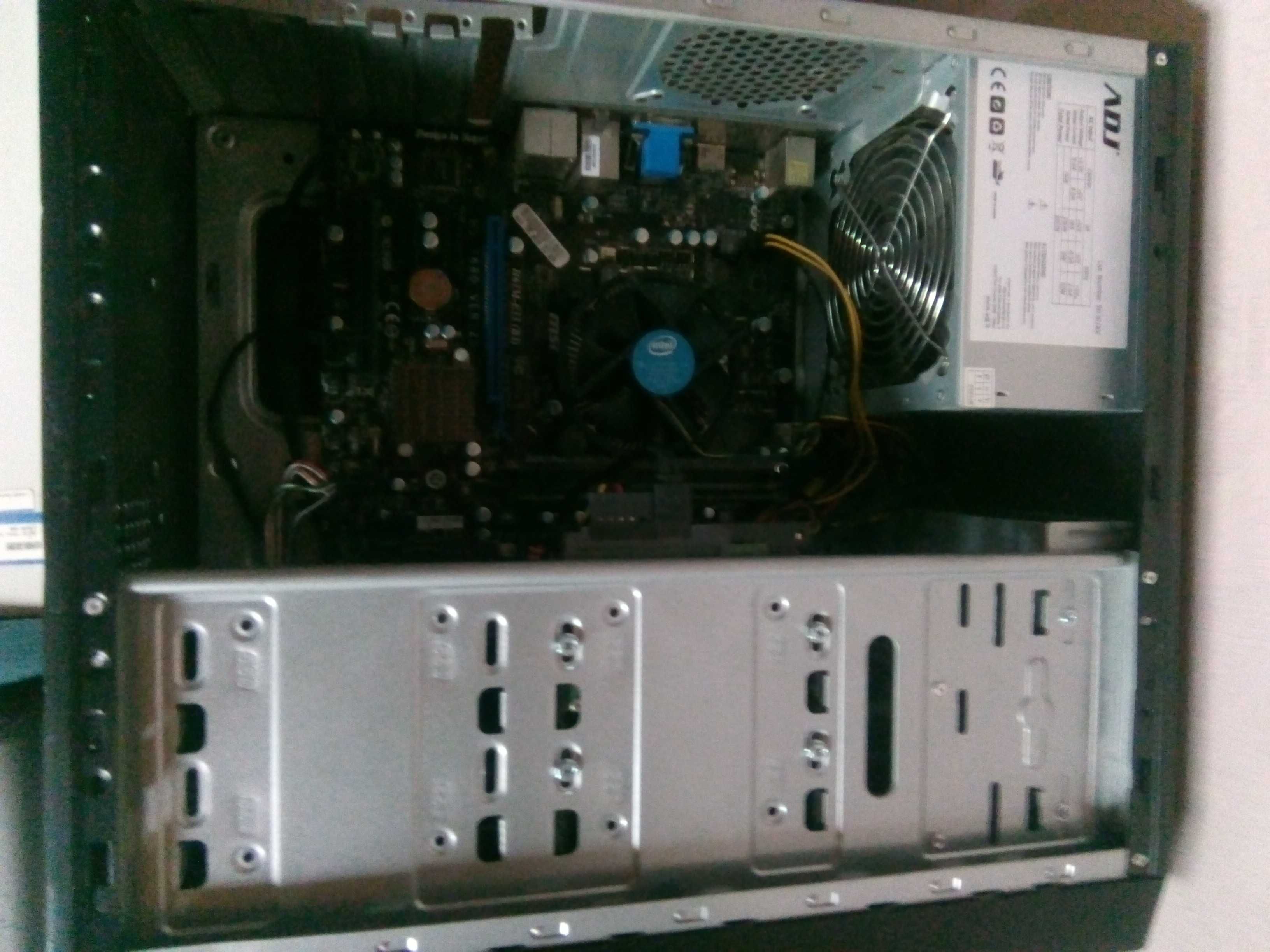 Calculator PC cu procesor i3 3.10 GHz.
