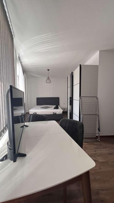 Дава се под наем Едностаен апартамент в Варна, Център - 30 кв.м за 450 € - Снимка #4