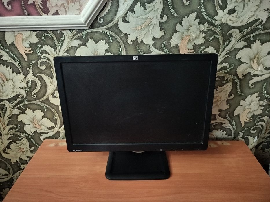 Монитор hp 19" le1901w