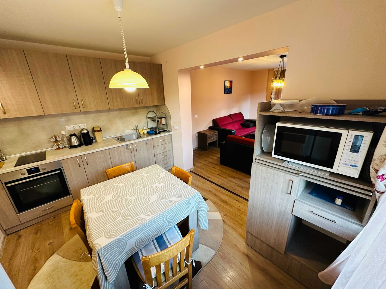 Дава се под наем Тристаен апартамент в Банско - 95 кв.м за 800 € - Снимка #8