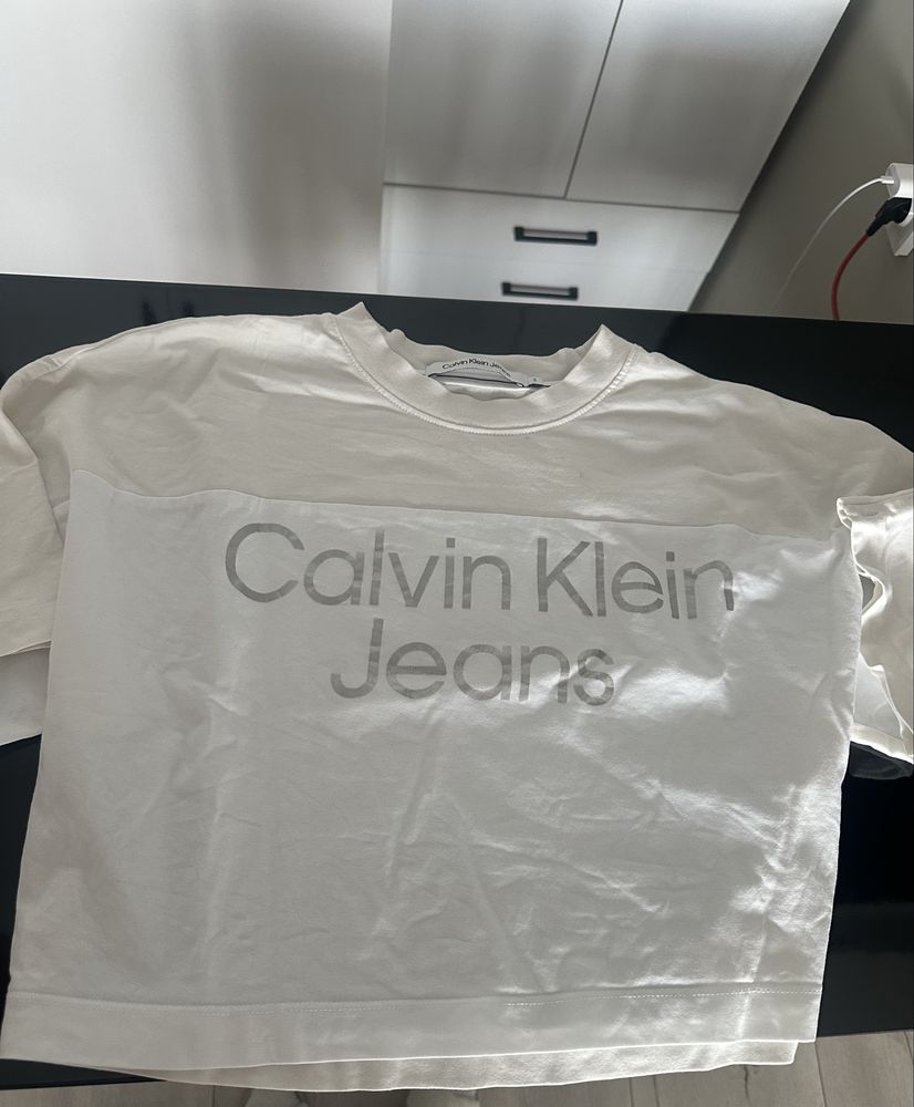 Нова тениска Calvin Klein Jeans