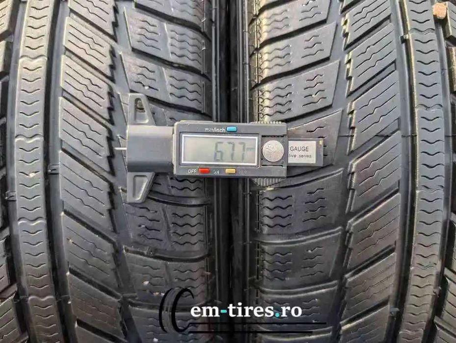 SET 4 Anvelope Iarna 215/65 R16 SYRON Everest SUV 102V