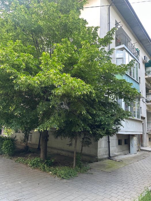 Pitesti Teilor Strada Teilor 2 decomandate 82500 euro