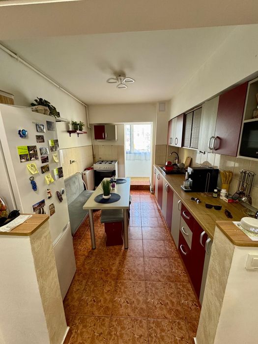 Apartament 3 camere, decomandat, etaj 1 – Aleea Ceferiștilor, Does