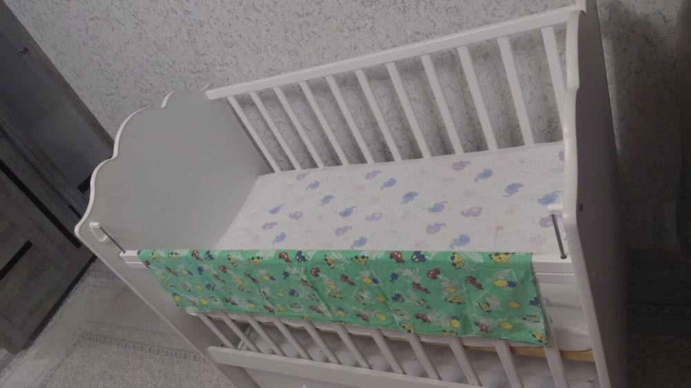 Продам детскую кроватку