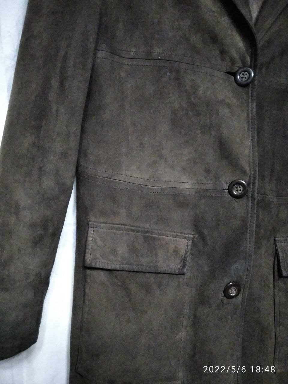 Продается пиджак из натуральной замши размер L темно коричневого цвета