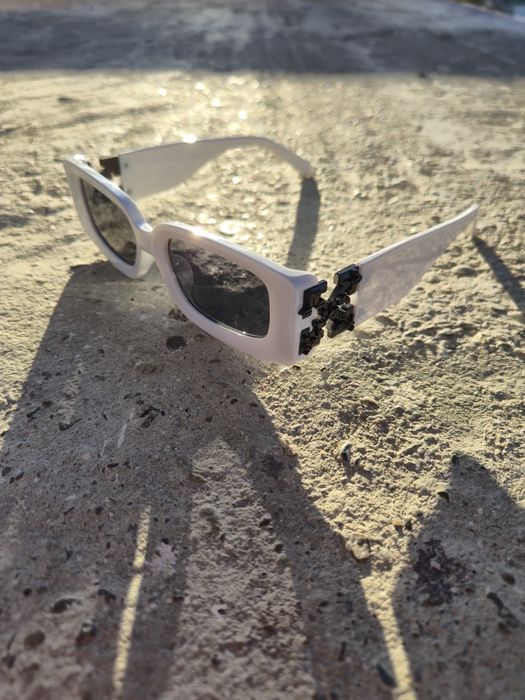 Ochelari Off White albi cu negru