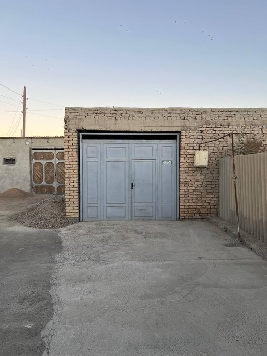 Hovli sotiladi 14 sotixli