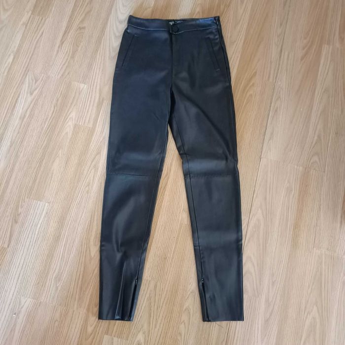 Pantaloni imitație piele