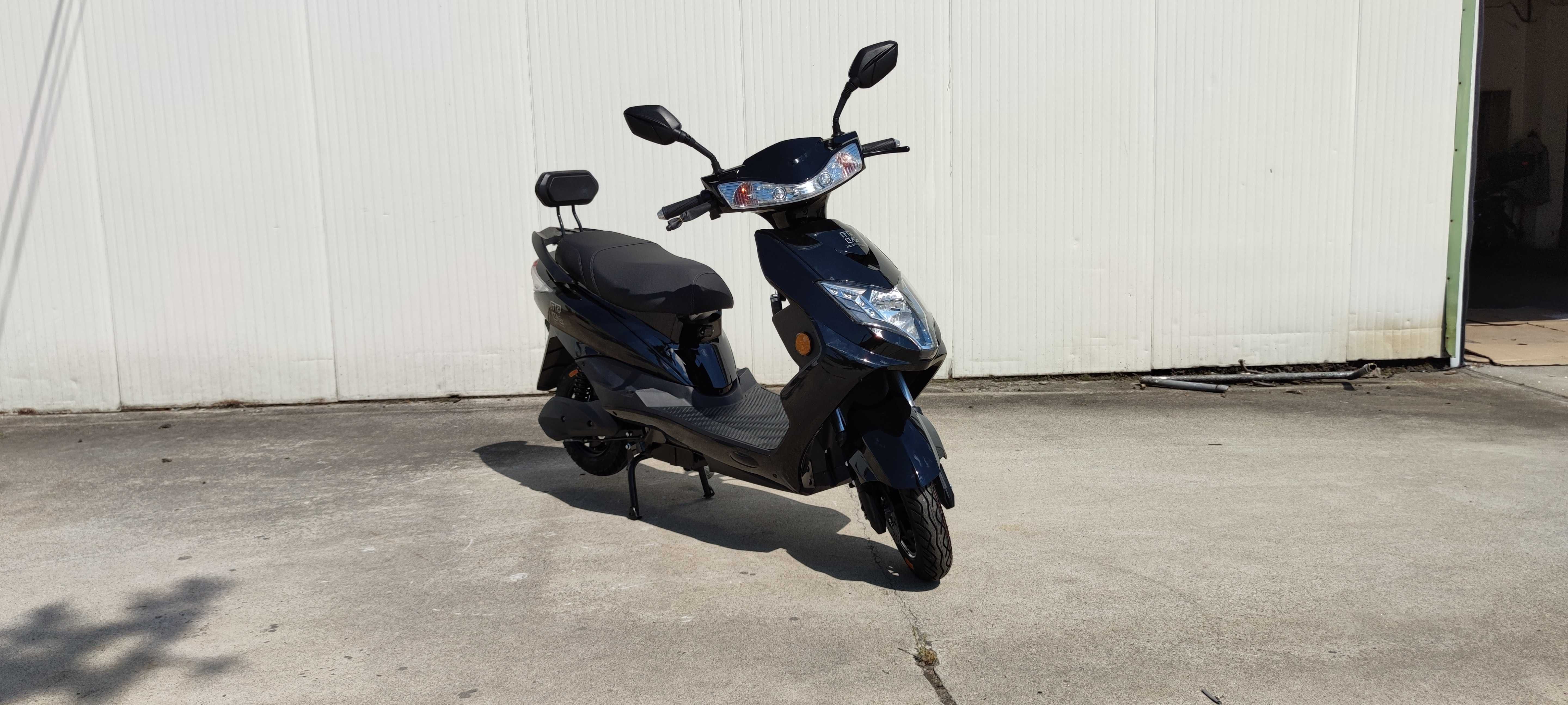 Електрически скутер My Force модел ЕМ006 син тъмно цвят с регистрация