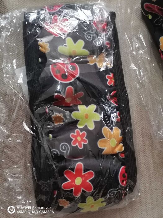 Велурен калъф на цветя и звезди за волан на женски автомобил