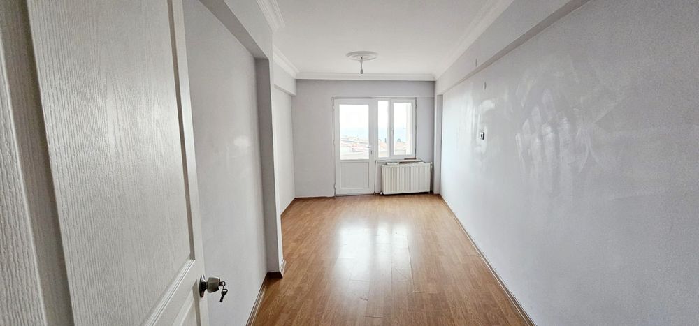 Апартамент с 3 спални в центъра на Текирдаг