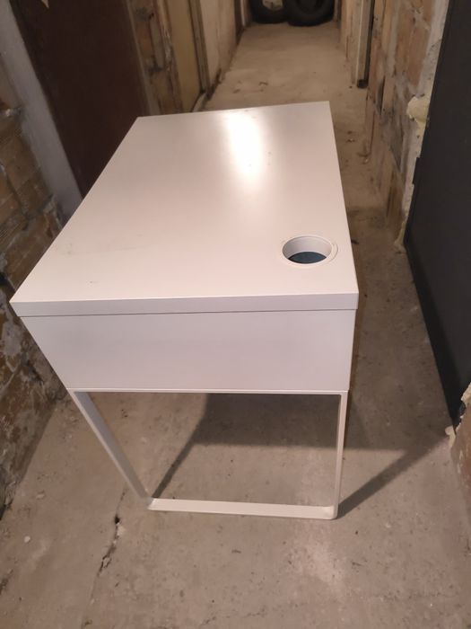 Продавам детско  компютърно  бюро Икеа