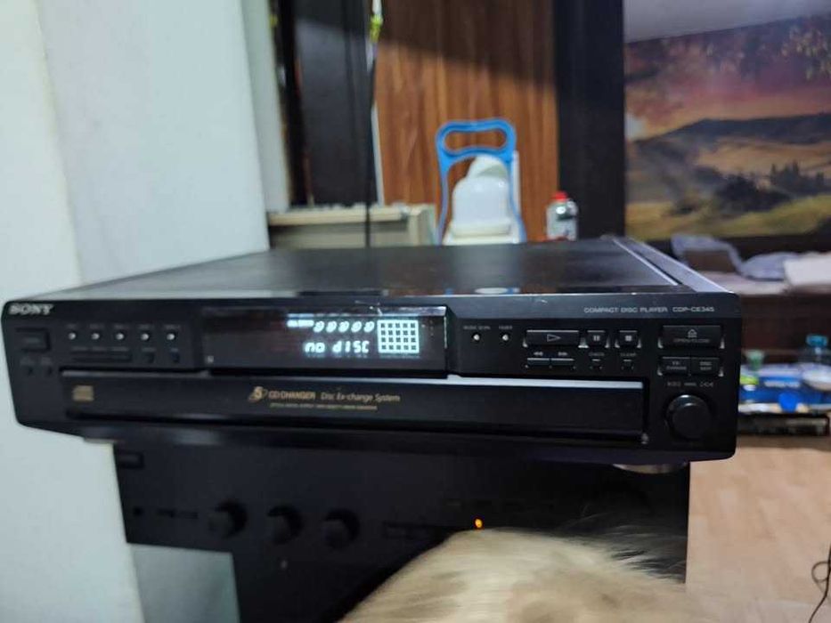 SONY CDP-CE345--SONY CDP CE-375 CU magazie de 5 CD