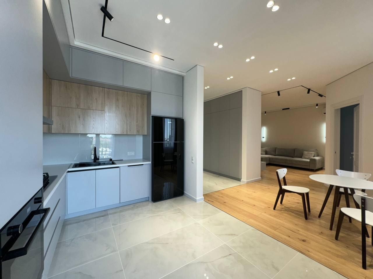 Продается 2х ком квартира, ЖК Muhtasham, ор-р: финанс.институт, 78 м²