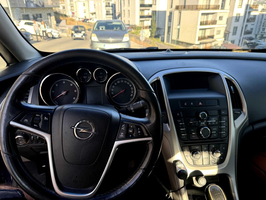 Opel Astra J 1.7 diesel 2011 2750€€€