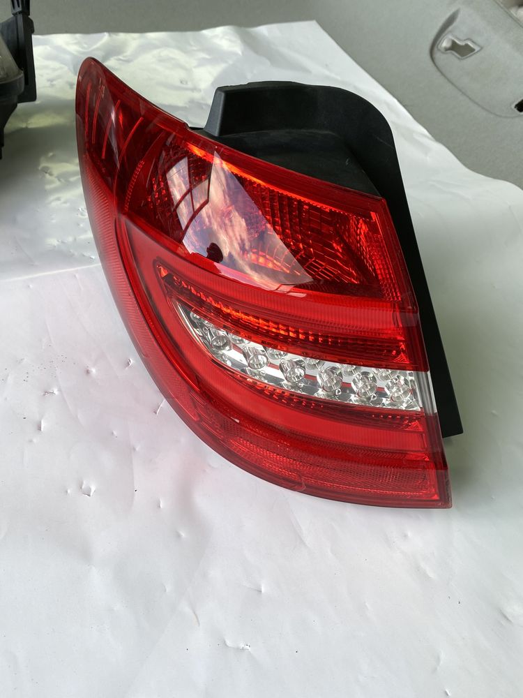 Lampa spate stanga LED Mercedes B W246