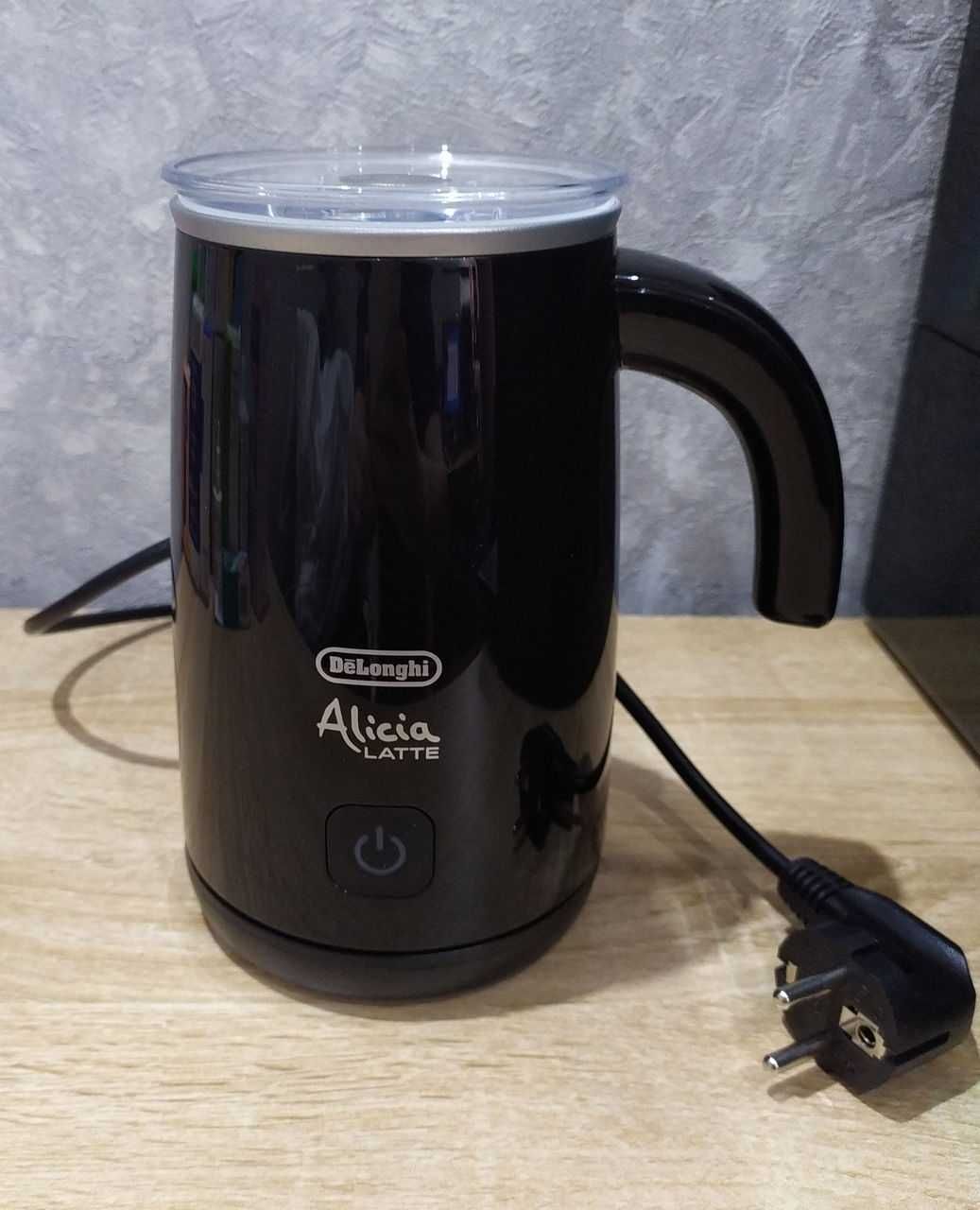 Вспениватель молока/Капучинатор DeLonghi EMF2.BK/W
