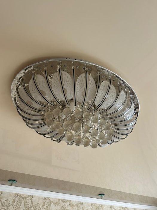 Продам люстра отличном состоянии.