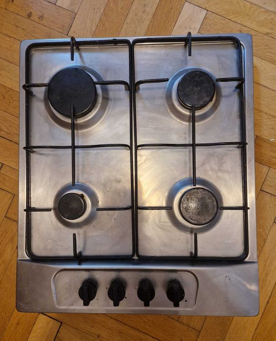 Plita pe gaz cu aprindere electrica perfect functionala Candy