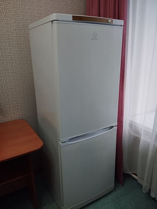 Холодильник Indesit SB167.027