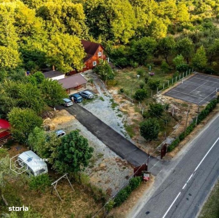 Casa de vacanta, teren 2500 mp, sat. Casoaia