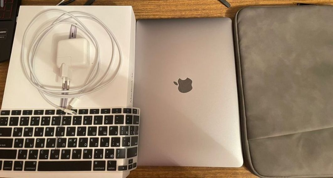 MacBook air m1 8/256