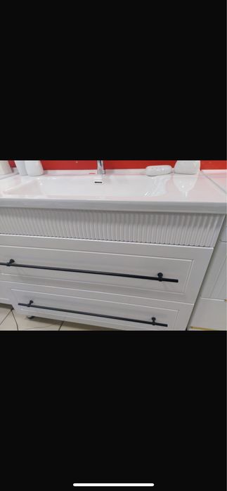 Раковина с зеркалом (с подсветкой)