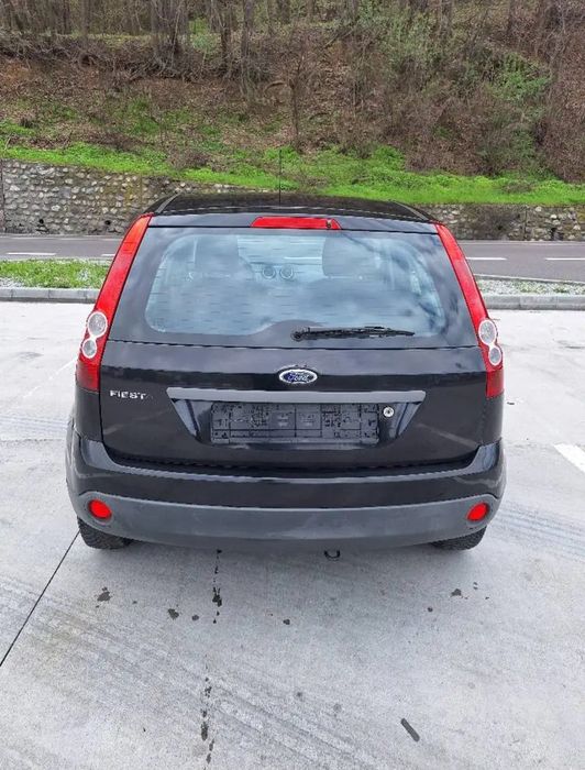 Ford fiesta 1,4 benzina an 2007 euro 4 Clima /Oglinzi electrice/Inchid