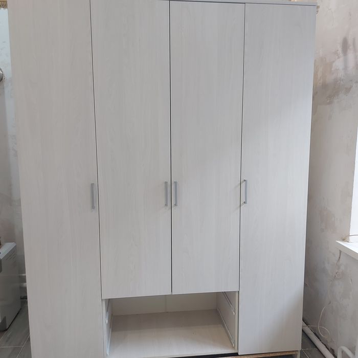 Шкаф 4х дверный.